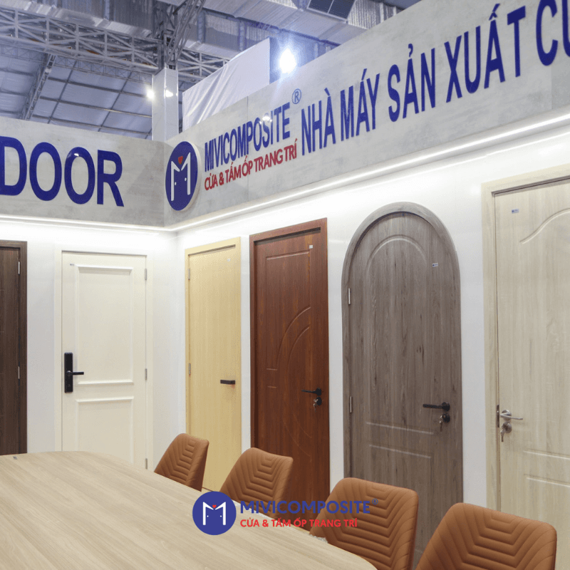 giá cửa nhựa composite