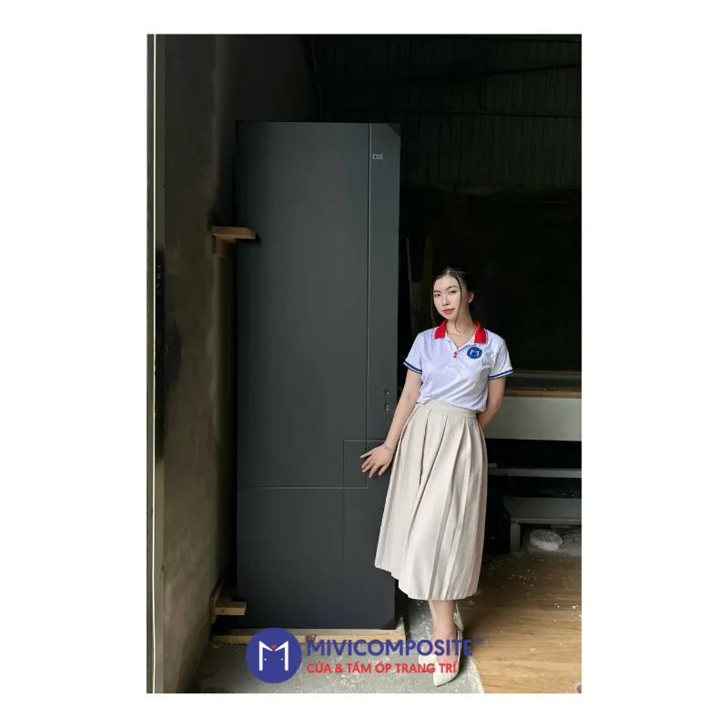 Cửa composite giá 2 triệu 7