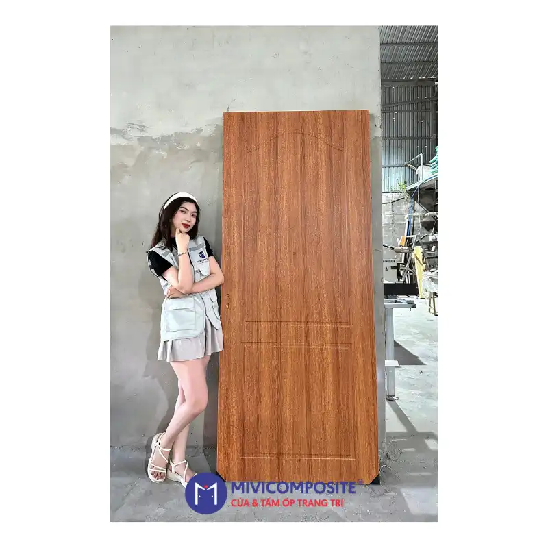 Cửa composite giá 2 triệu 7