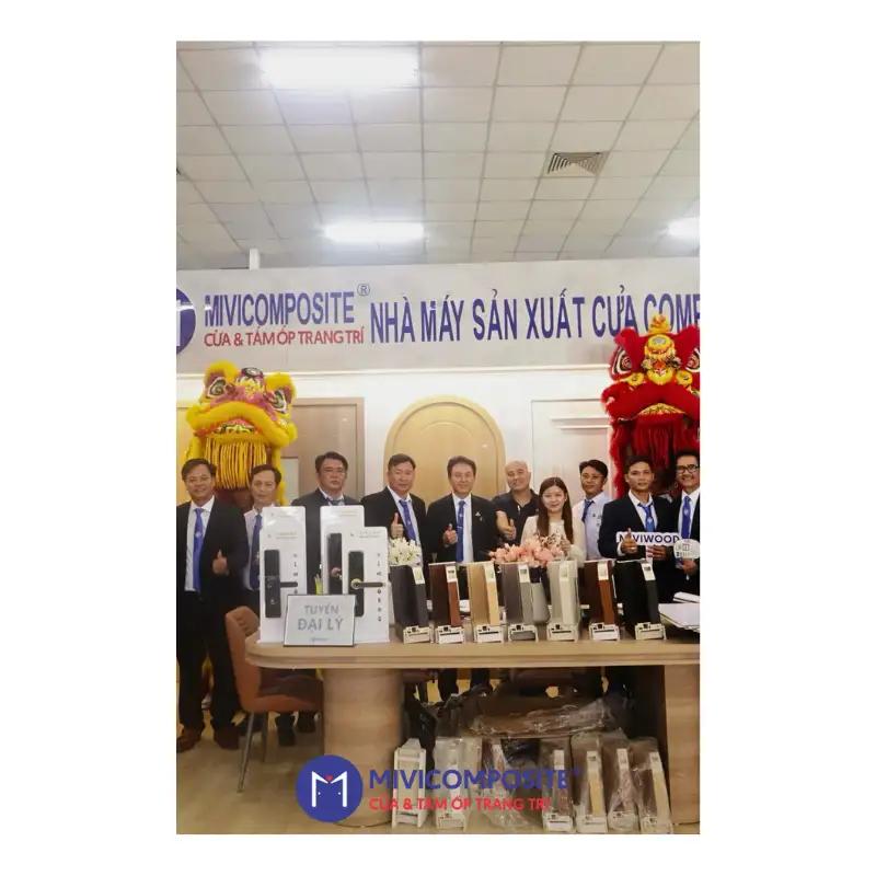 Nhà máy sản xuất cửa nhựa composite