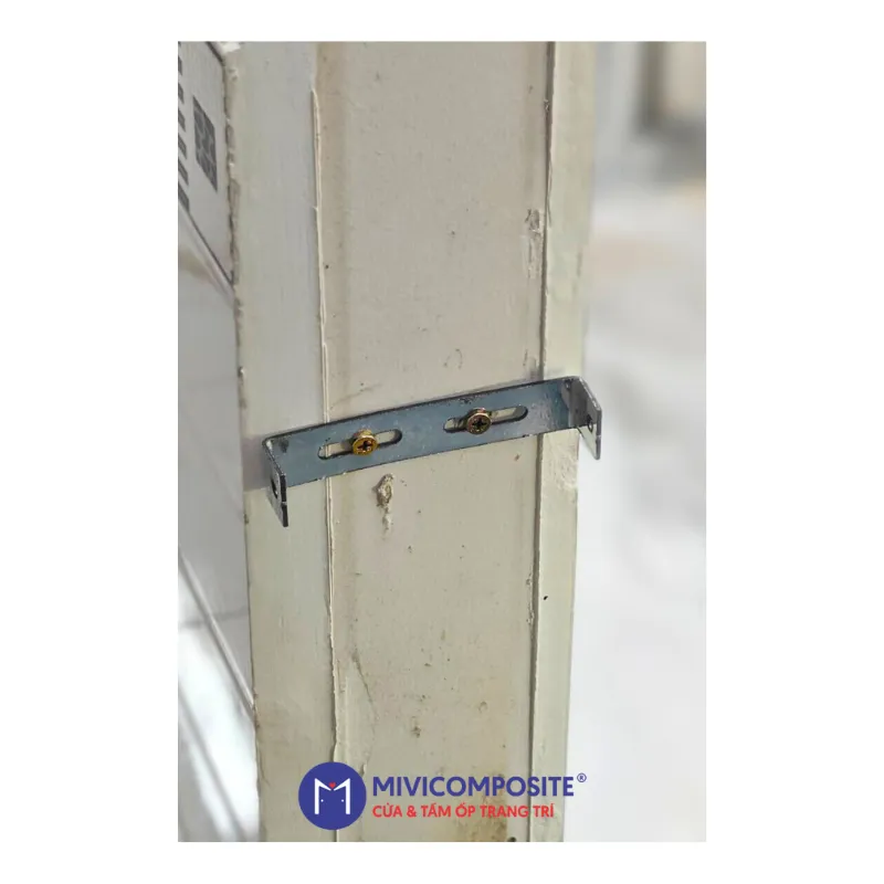 Thi công cửa gỗ nhựa composite