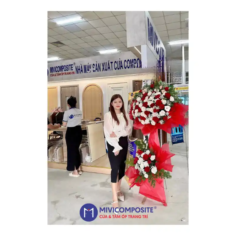 Xưởng sản xuất cửa composite